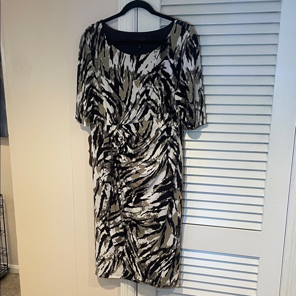 Connected Apparel Black and White Abstract Dress